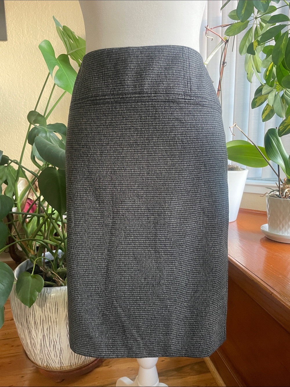 Classic Gray Tweed Pencil Skirt - Women